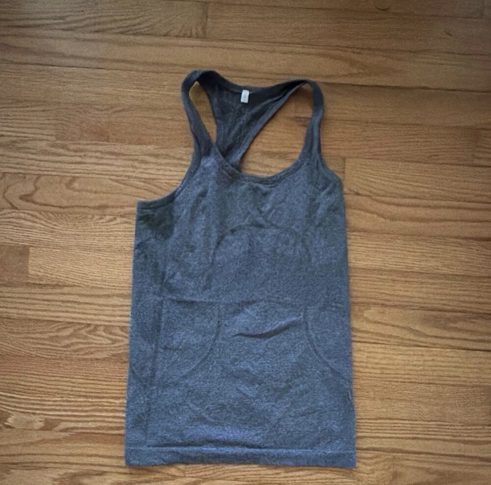 lululemon athletica Gray Racerback Tank Top Women's Size 4 Stretch Scoop Neck